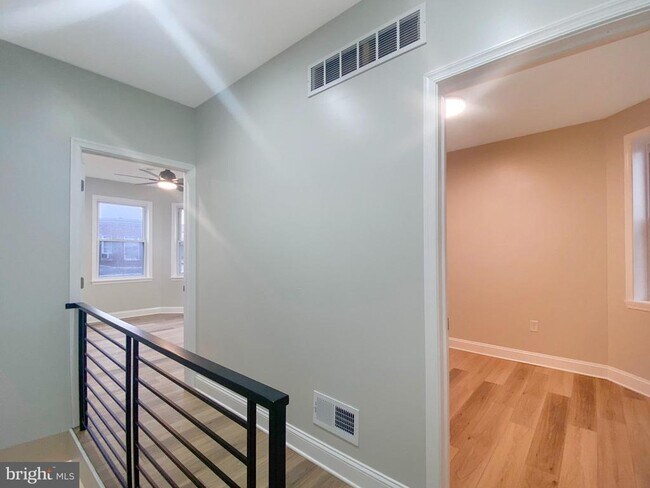 Building Photo - 5860 Osage Ave