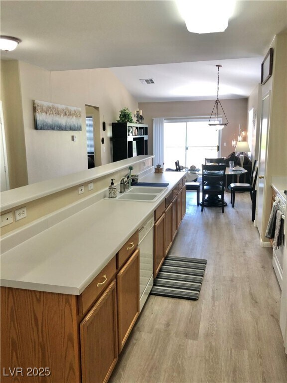 Building Photo - 701 Peachy Canyon Cir