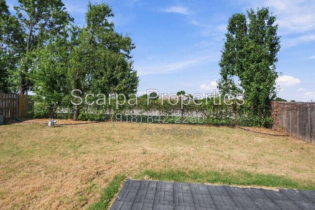 Building Photo - 9311 E 95th Pl