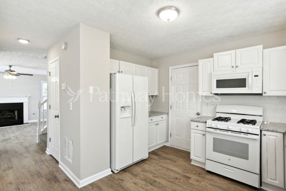 Building Photo - 62 Nellie Brook Dr SW