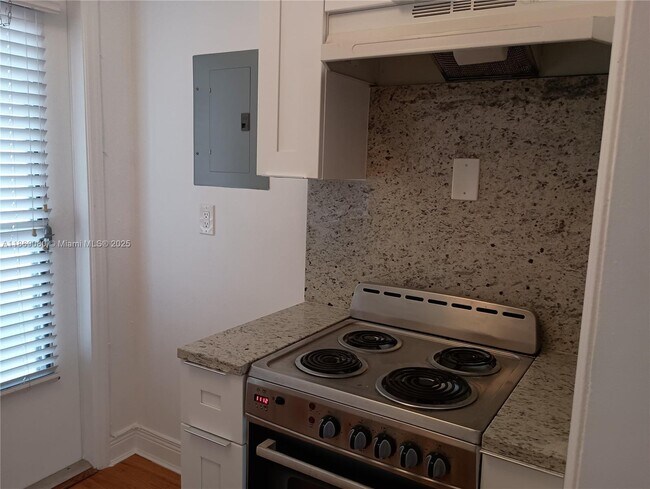 Building Photo - 535 74th St