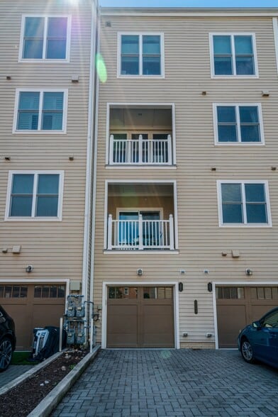 Back of Condo - 2209 Richmond Hwy