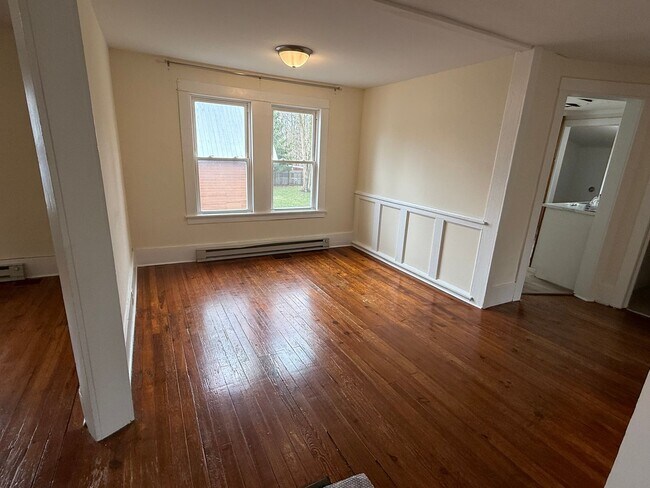 Building Photo - 31 Chapel St