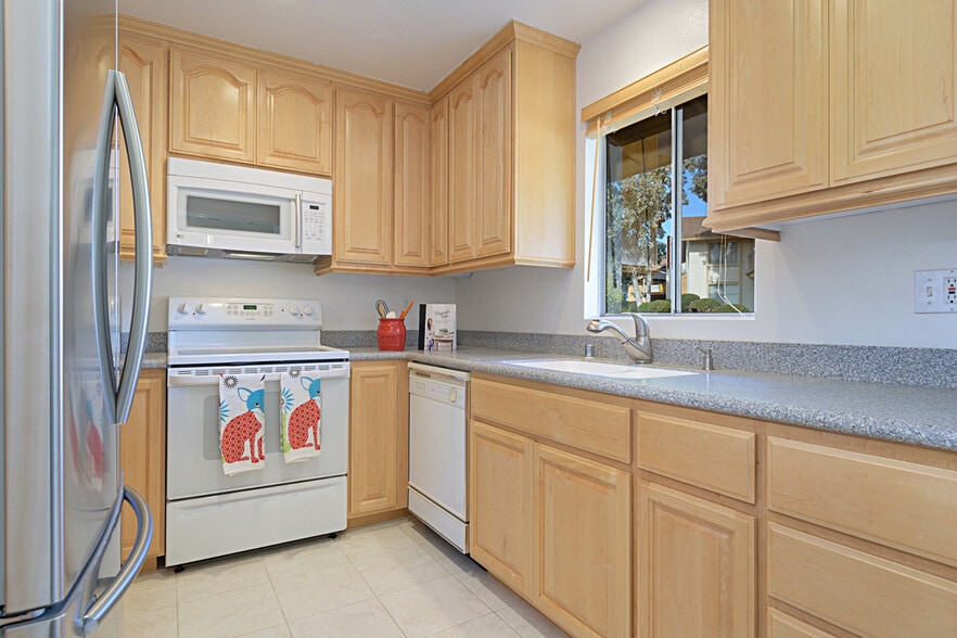 Kitchen, includes cookware, appliances, - 1880 Fairway Circle Dr
