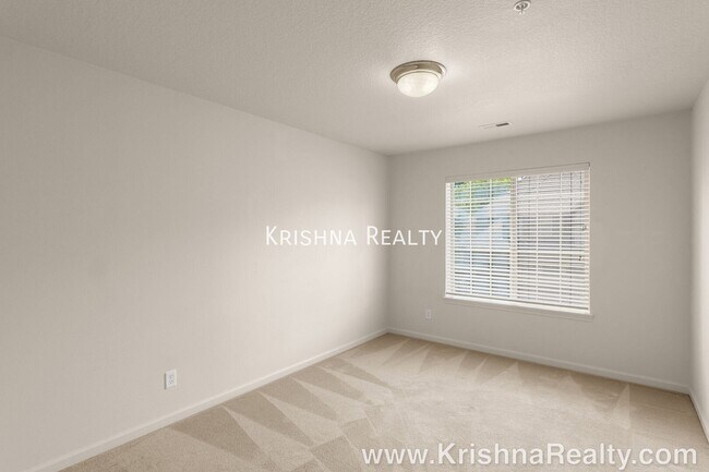 Building Photo - 13470 NW Alvada St