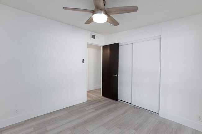 Building Photo - Stylish 4-Bedroom Single-Story Home with M...