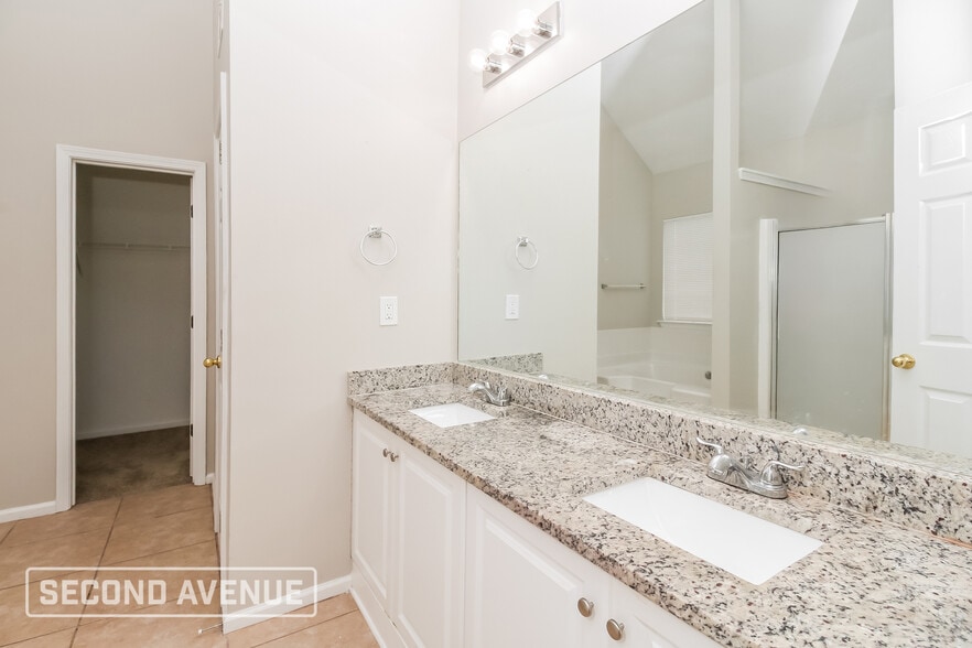 Building Photo - 5681 Spring Mill Cir