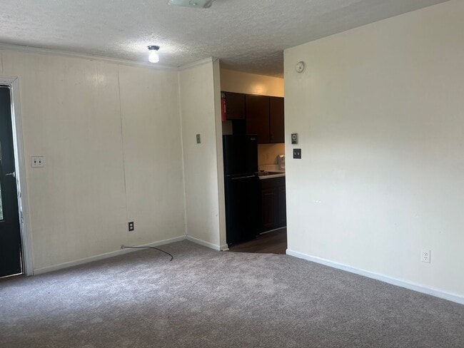 Building Photo - 12 Rainbow Forest Dr