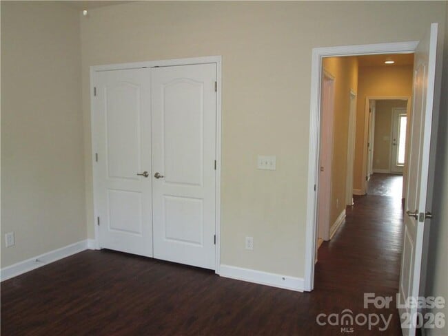 Building Photo - 9916 Evergreen Terrace Drive