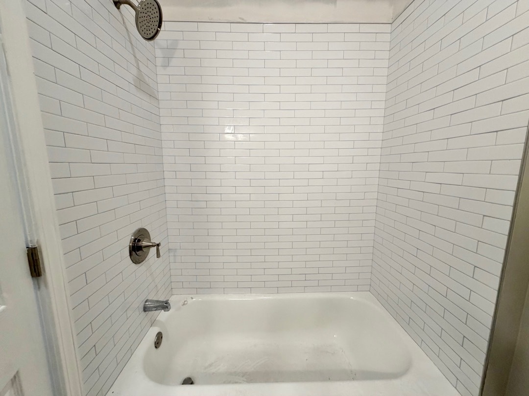 Building Photo - 1013 W 19th St