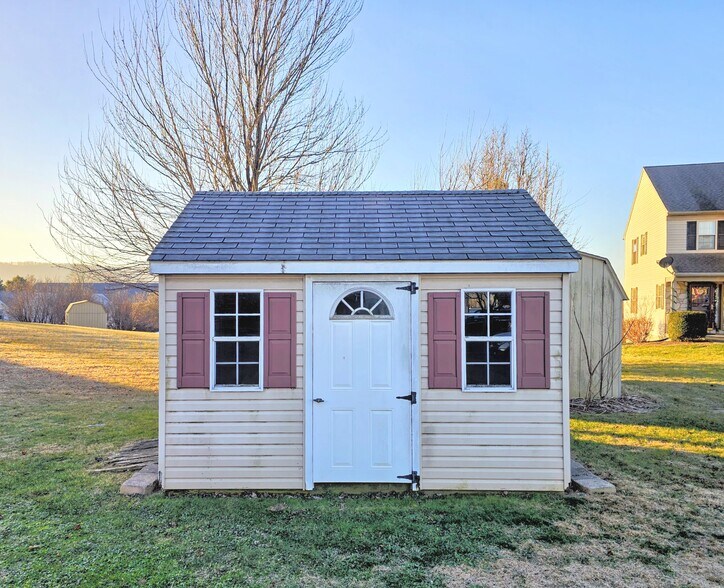 Building Photo - 21 Granite Dr