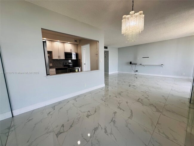 Building Photo - 20335 W Country Club Dr