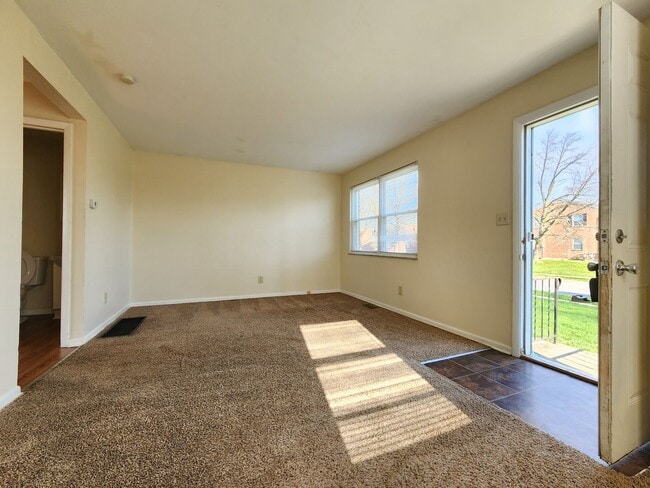 Building Photo - 2527 Sonora Dr