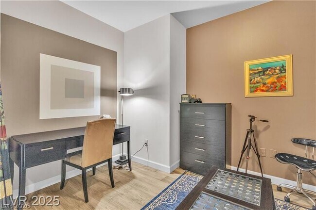 Building Photo - 4525 Dean Martin Dr