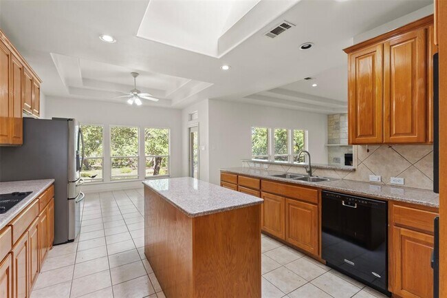 Building Photo - 13700 Madrone Mountain Way