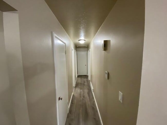 Building Photo - 3 Bedroom 2 Bath Single Family Home