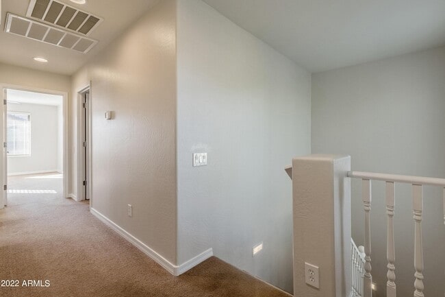 Building Photo - 3983 E Cat Balue Dr