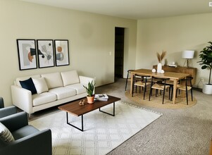 Building Photo - Large 1 Bedroom 1 Bath at Indian Village Apartments