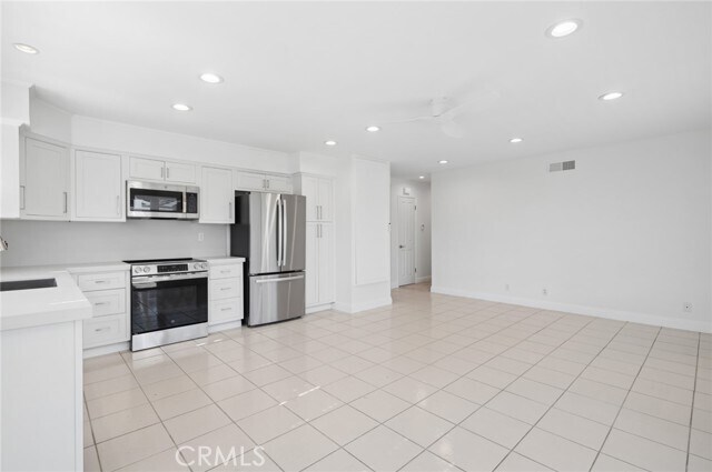 Building Photo - 8822 Bellshire Dr