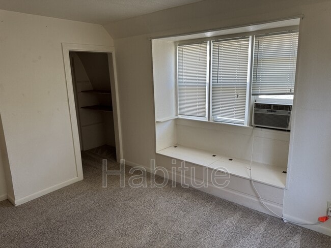 Building Photo - 1405 N 11th St