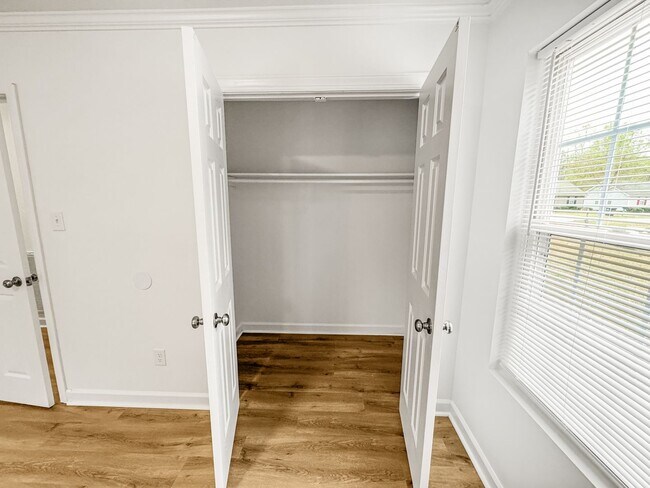 Building Photo - Newly Remodeled 3-BR, 2-Bath Home