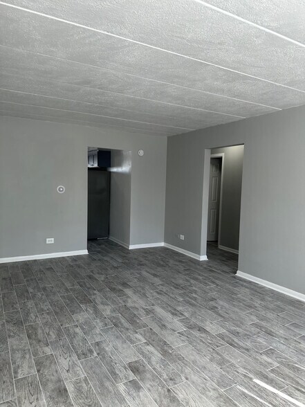 Building Photo - 1400 Carol St