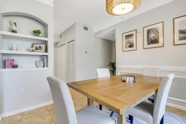 Building Photo - 275 Murcia Dr