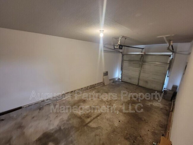 Building Photo - 1846 S Barton Dr