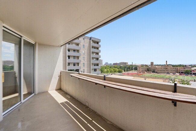 Building Photo - $1,545.95 with Free the first month's rent, 1 Bed - 1 Bath, Condo in Denver with Washer and Dryer!