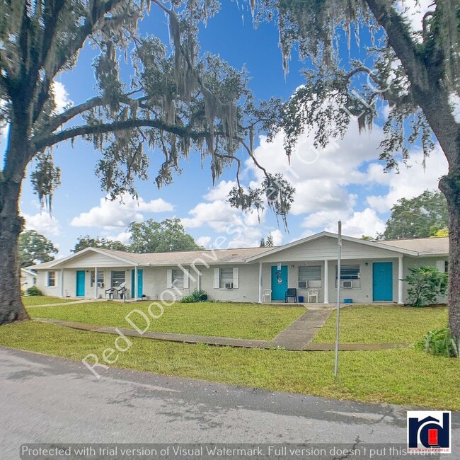 Building Photo - Renovated Large 2/1- Minutes from Downtown...