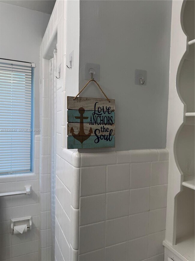 Building Photo - 323 New Mexico St