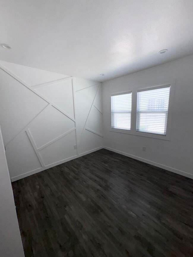 Building Photo - 5835 5th Ave