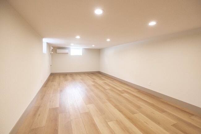 Building Photo - 331 Clover Hill Rd