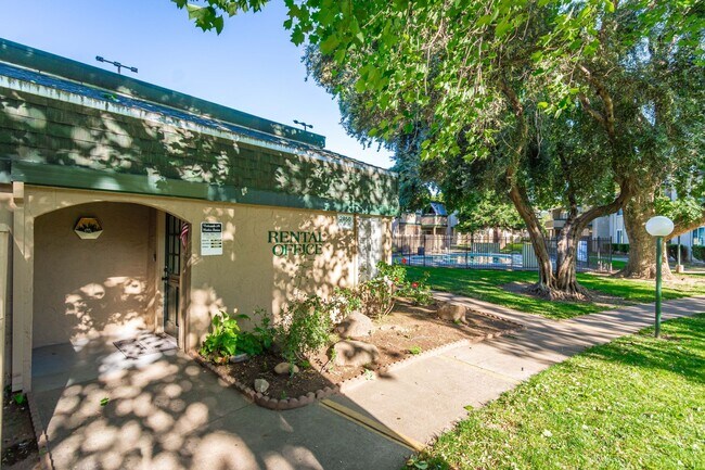 Floorplan - Redwoods at Mather Station Apartments