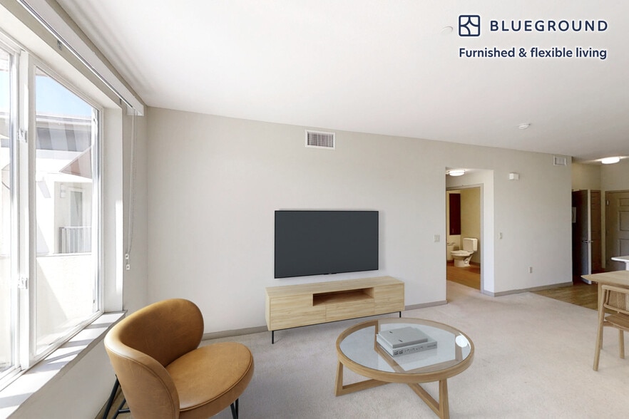 Building Photo - 5200 Iron Horse Pkwy