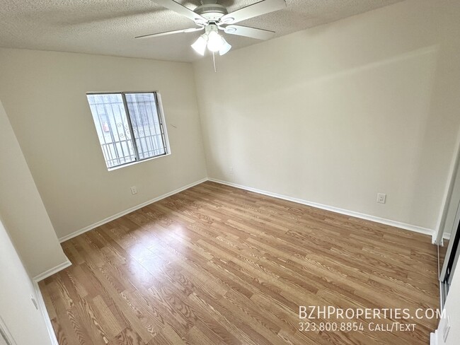 Building Photo - Newly Updated 2Bed 2Bath with Balcony!!!