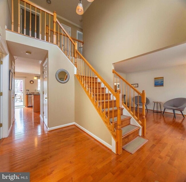 Building Photo - 53 Crestwood Ln