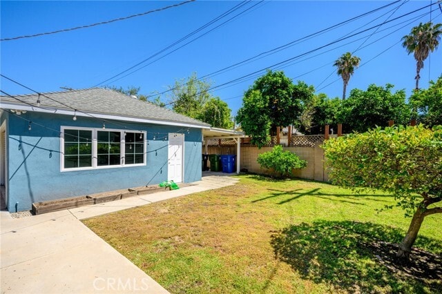 Building Photo - 6438 Densmore Ave