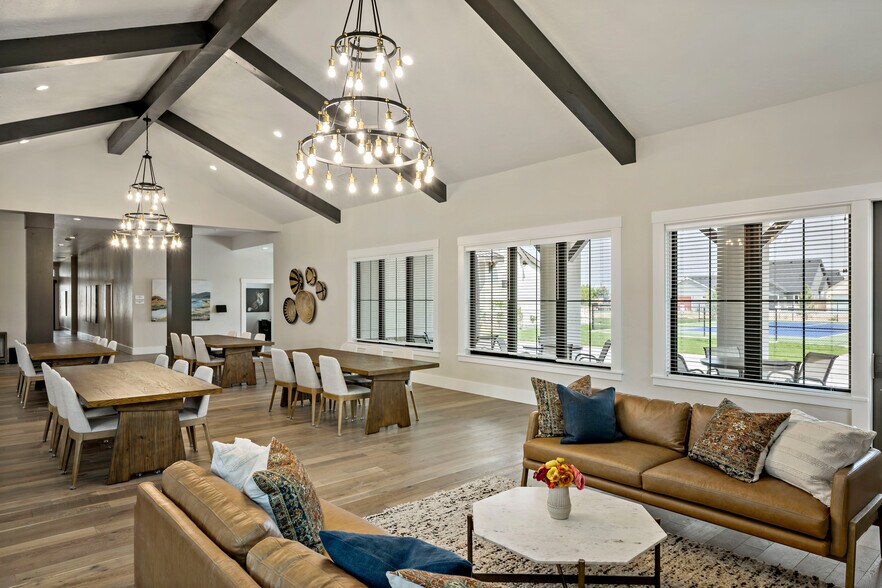 Building Photo - Cadence at Century Farm