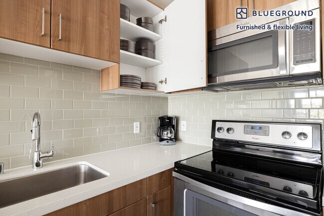 Building Photo - 13955 Tahiti Way