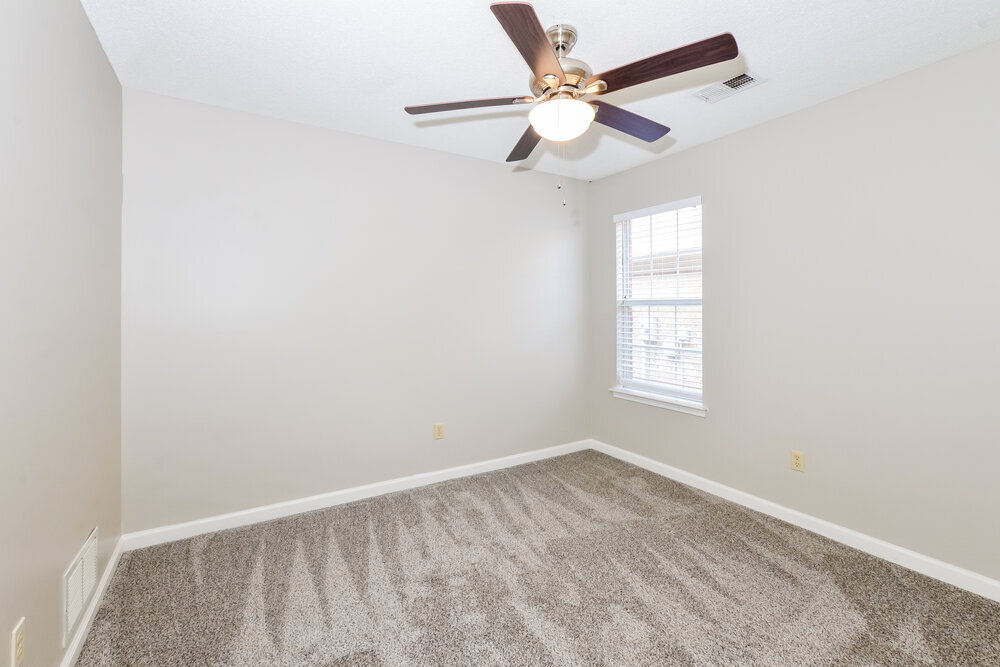 Building Photo - 8180 Cross Point Dr