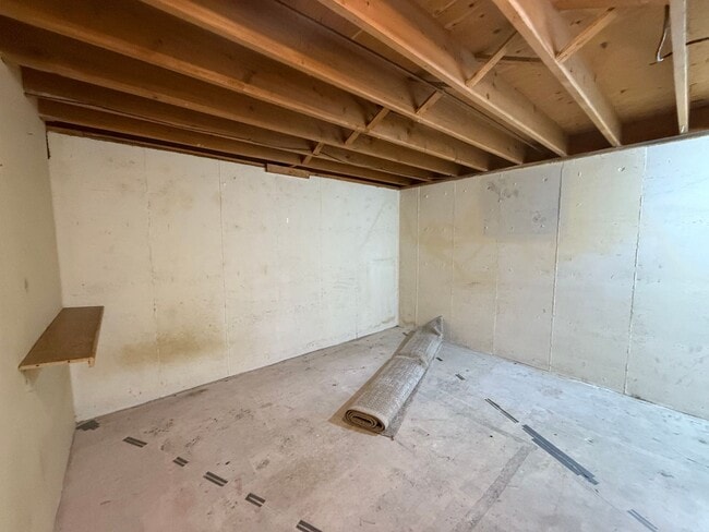 Building Photo - Two Bedroom, One and half bath townhome close to Regional West Medical Center.