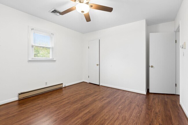Building Photo - 3605 Weiss Ln