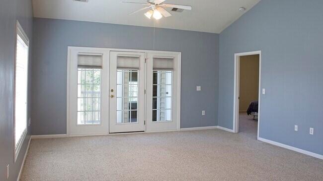 Building Photo - 401 Mahogany Dr