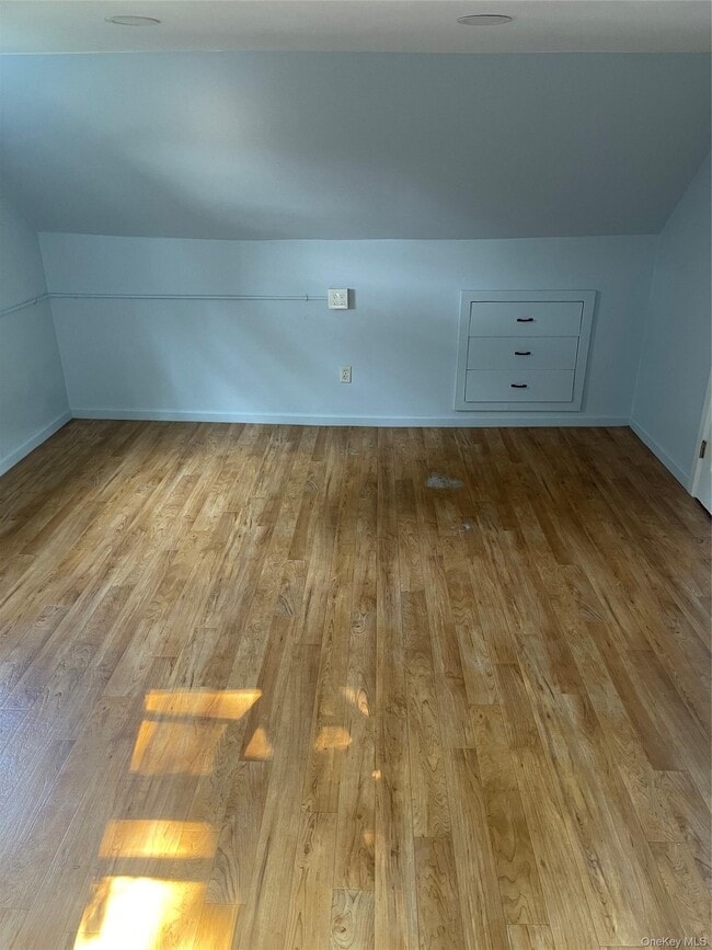 Building Photo - 140 Nassau Ave