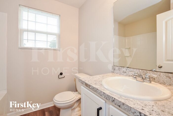 Building Photo - 111 Pine Cir Dr