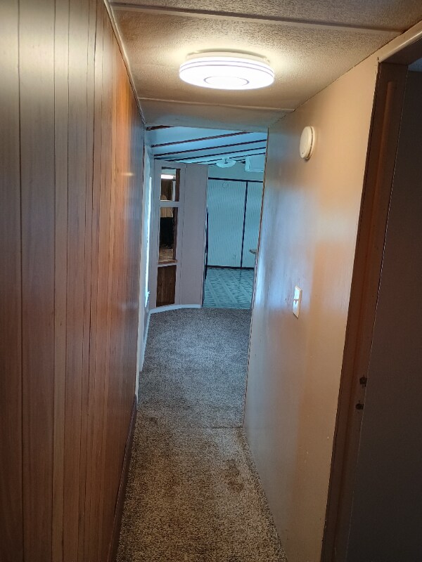 Building Photo - 144 SE Guinevere Ct