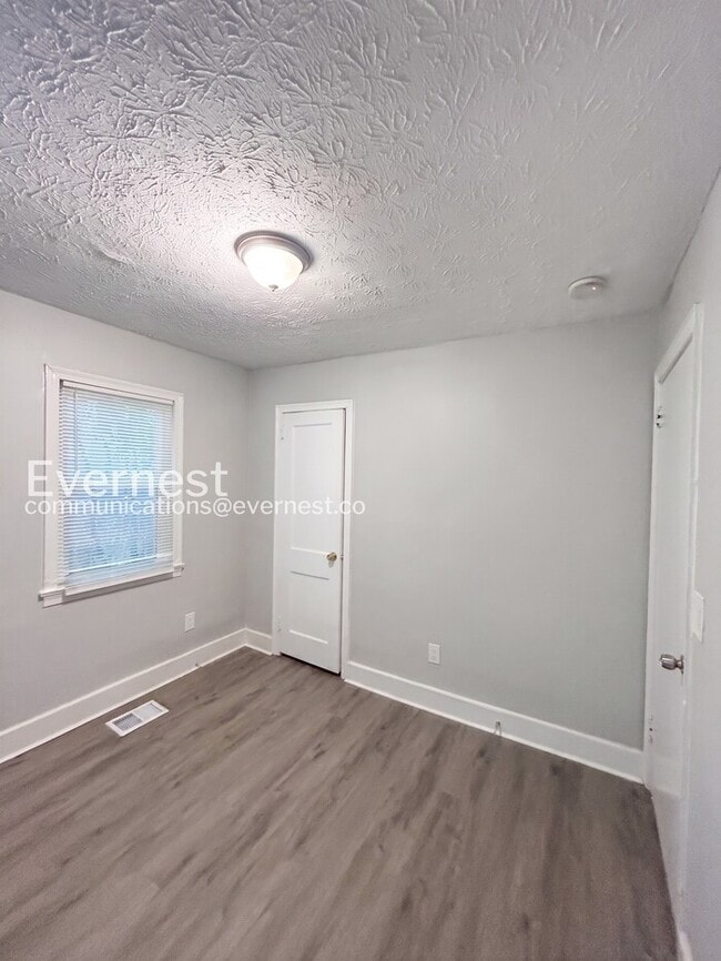 Building Photo - 2175 Pansy St NW