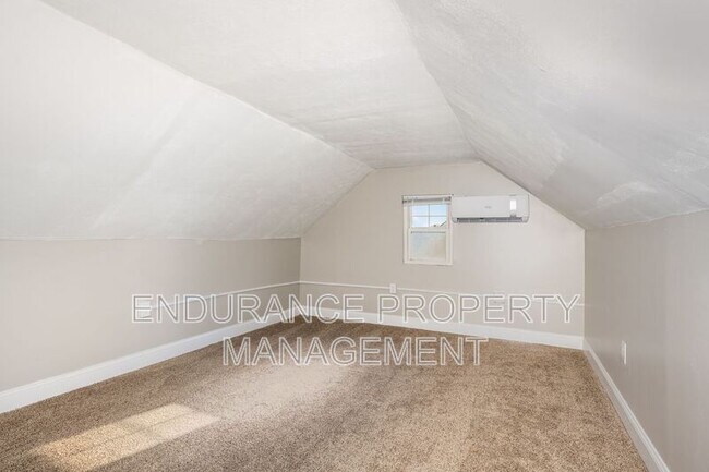 Building Photo - 359 Castlewood Ave