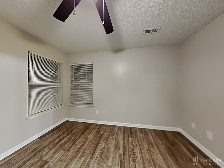 Building Photo - 12219 Stewarts Crossing Dr